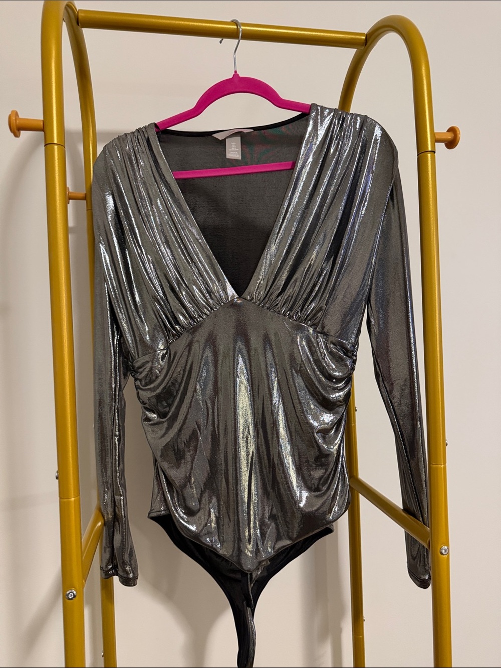 H&M Metallic Silver Plunging V-Neck Long Sleeve Bodysuit - Picture 4 of 4